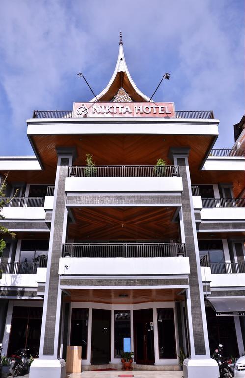 Nikita Hotel Bukittinggi Exterior foto